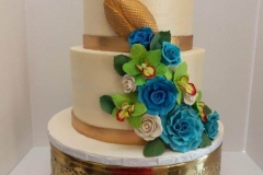 04.08.24-Elegant-peacock-wedding-cake