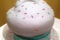 cupcake sculpture cake