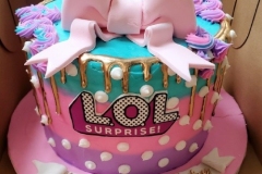 lol surprise cake