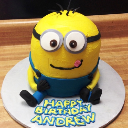 Minion Sculpture cake