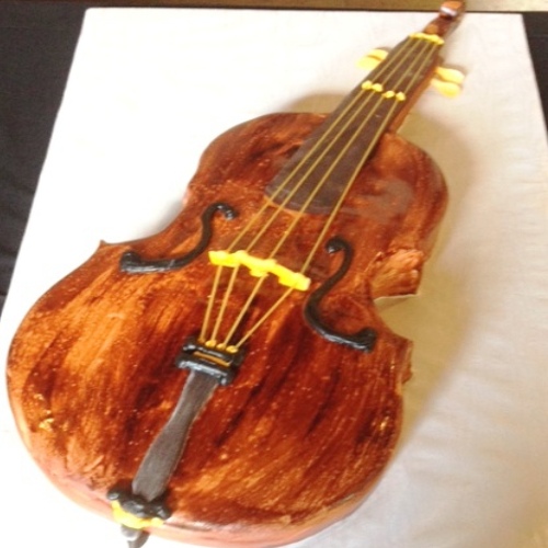 violin sculpture cake