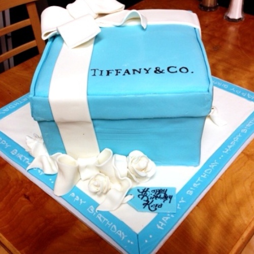 tiffany & co sculpture cake