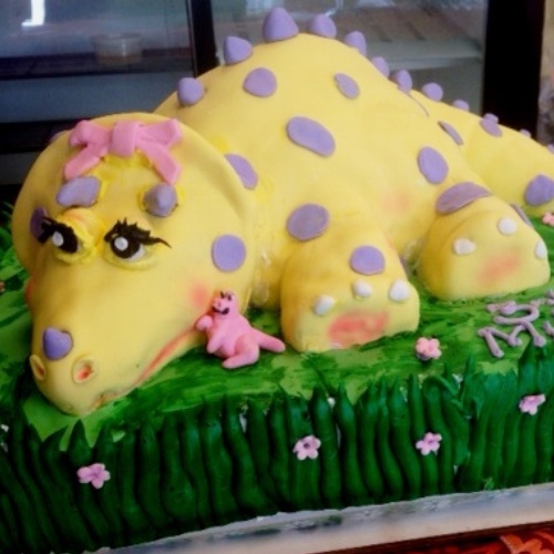 dinosaur sculpture cake