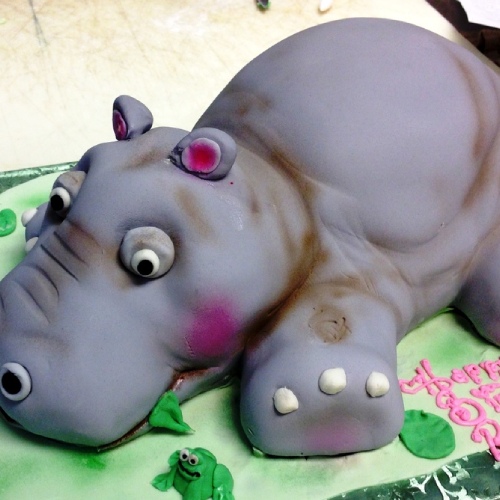 hippo sculpture cake